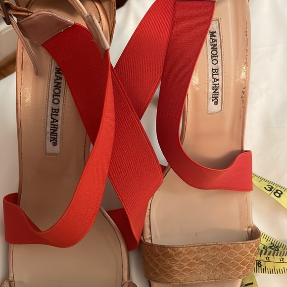 Gorgeous Manolo Blahnik heels - Picture 8 of 10